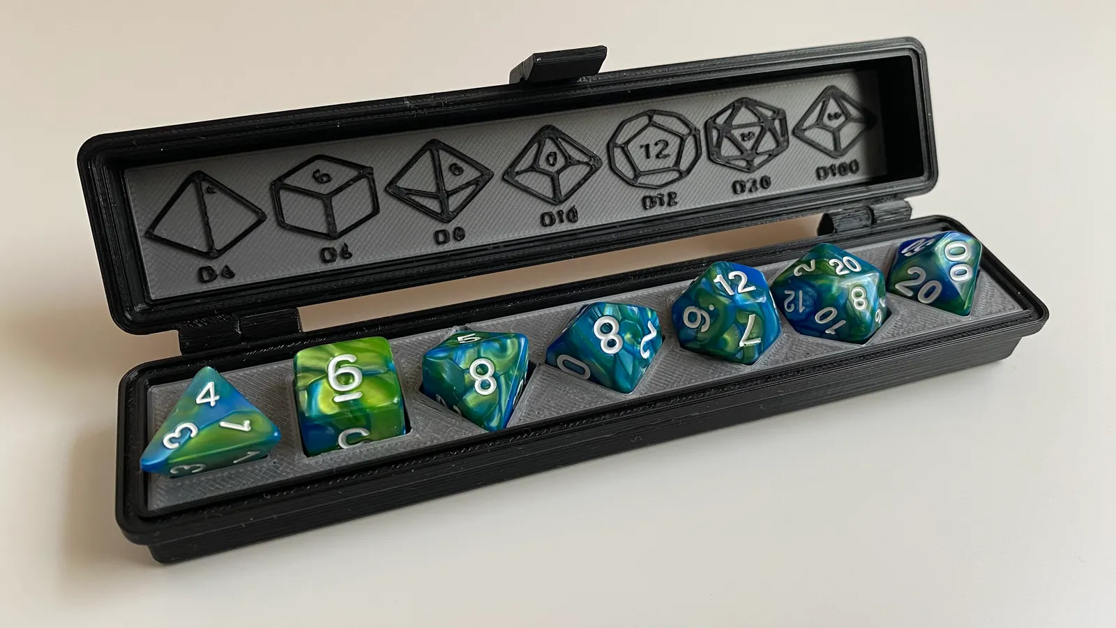 Bronvoorbeeld van het 3D-model DnD Dice Case door DnD_Geek