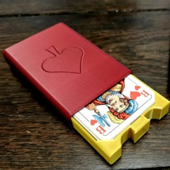 Bronvoorbeeld van het 3D-model playing card box  door Kirill Stalker