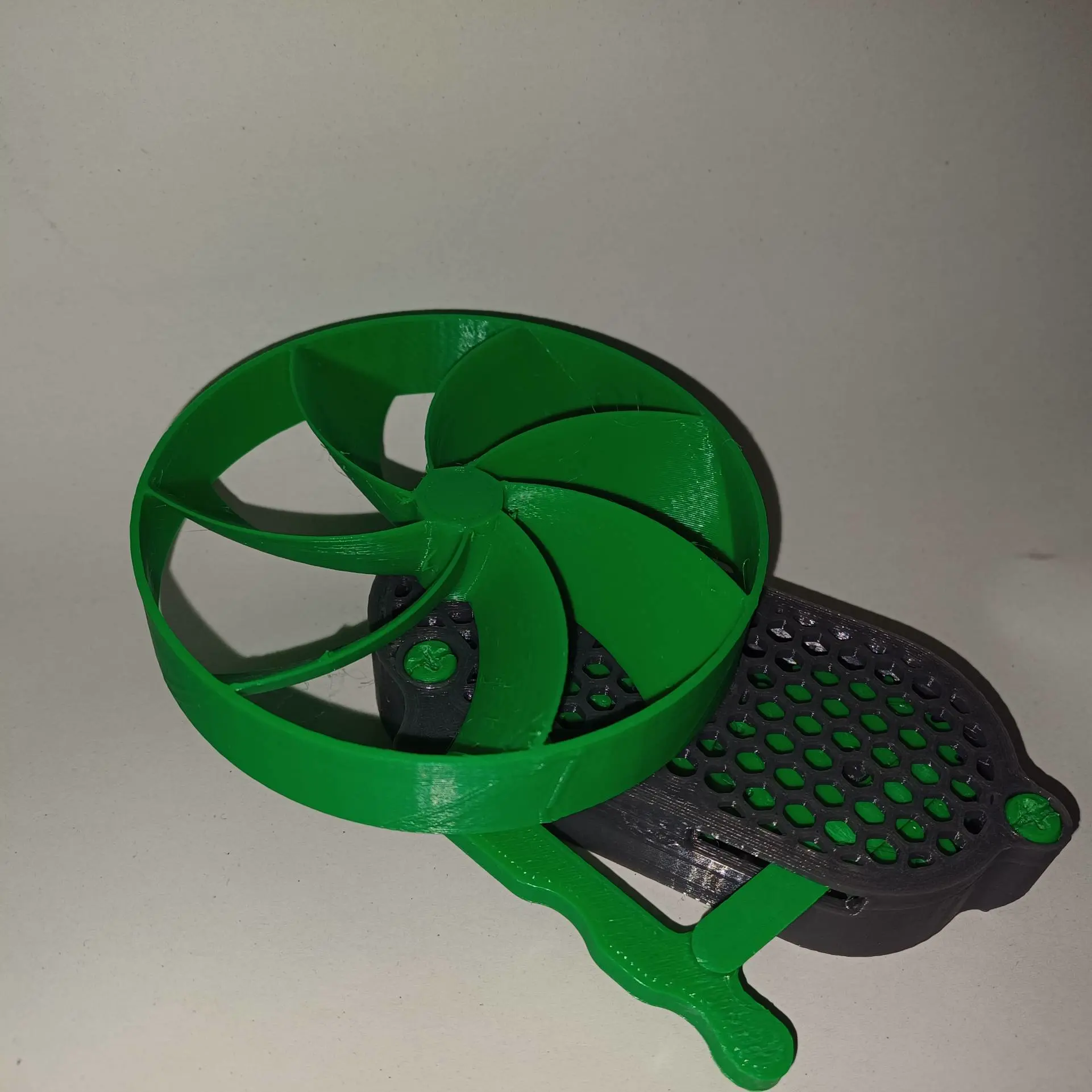 Bronvoorbeeld van het 3D-model Squeeze Fan - POCKET SIZE door Jakub Gon