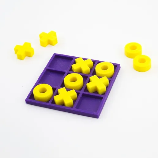 Bronvoorbeeld van het 3D-model Tic-Tac-Toe door JuanCa356