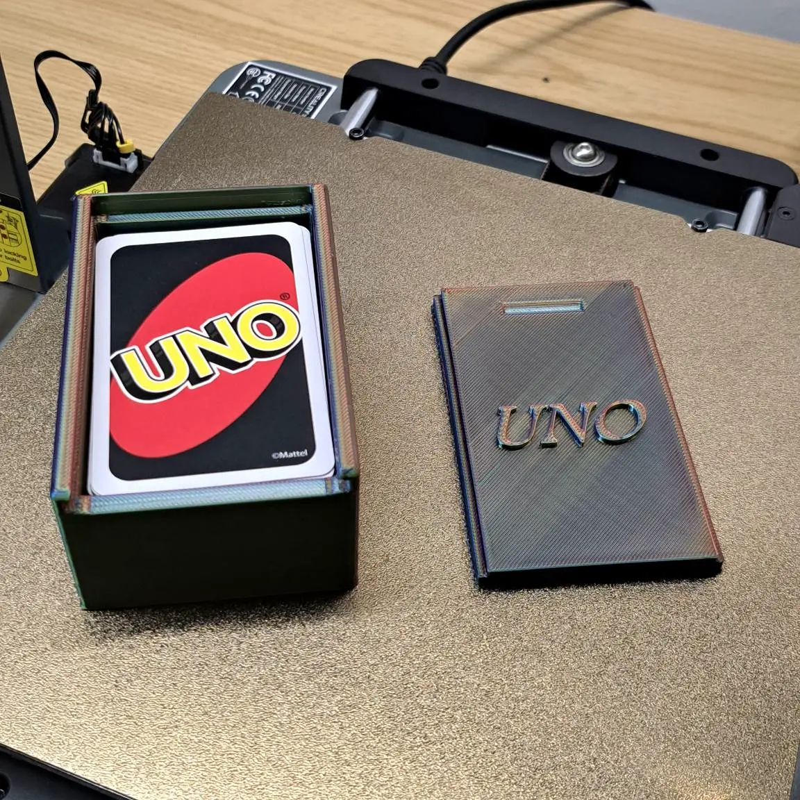 Bronvoorbeeld van het 3D-model UNO Card Game Box door Vastru 3D